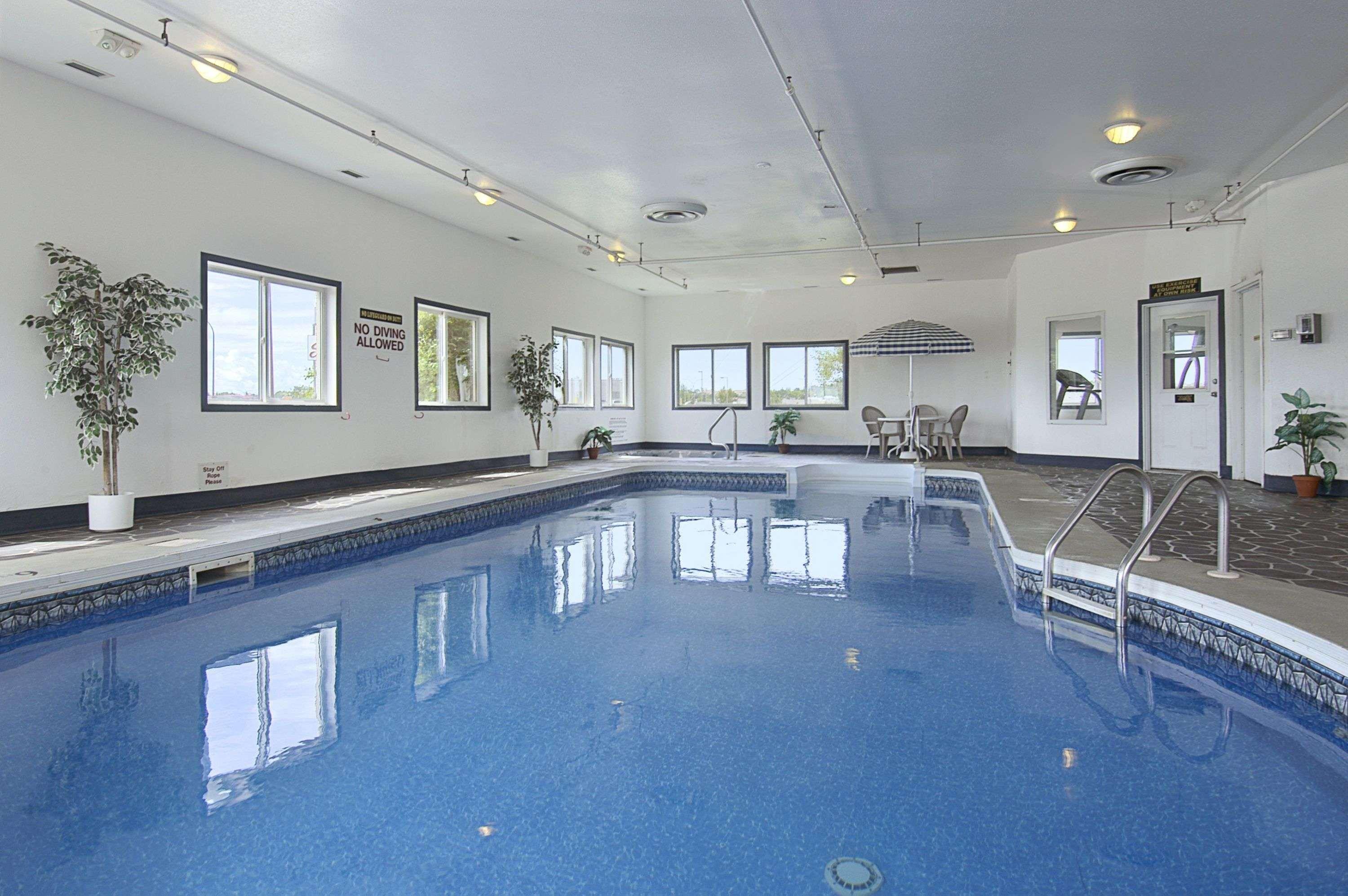 Super 8 By Wyndham Hotel 2*
