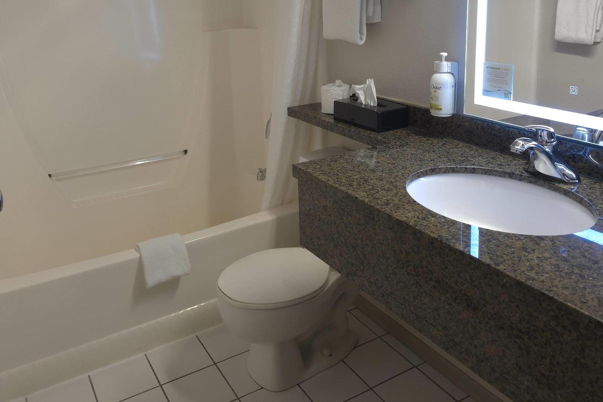 Super 8 By Wyndham 2* Swift Current