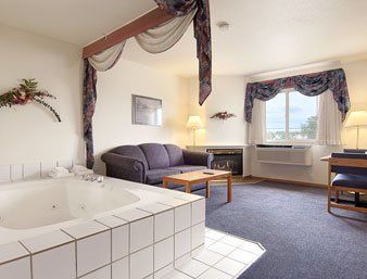 Super 8 By Wyndham Swift Current