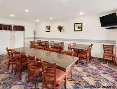 Hotel Super 8 By Wyndham Swift Current